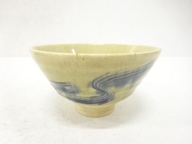 JAPANESE COLLECTIBLE / TEA BOWL / FLOWING WATER DESIGN