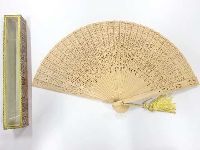 JAPANESE KIMONO / ANTIQUE SANDALWOOD FAN