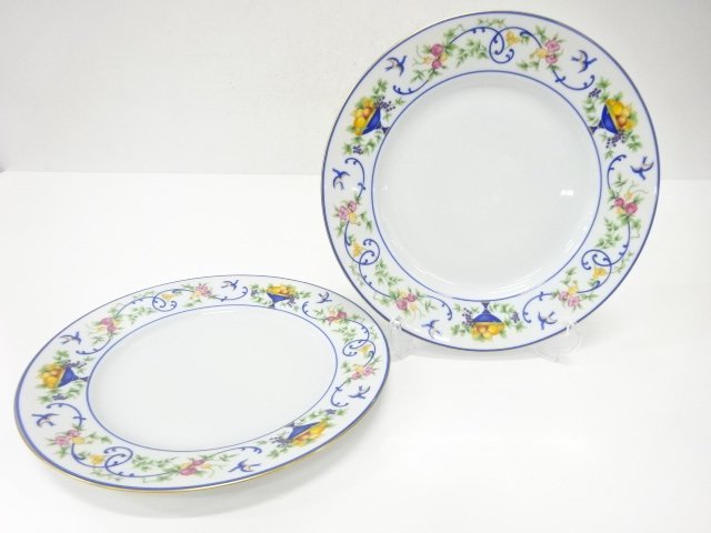 JAPANESE COLLECTIBLE / HAVILAND RENAISSANCE PLATE PAIR (26 CM) WESTERN