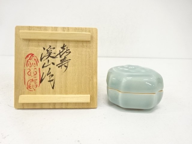 京焼　加藤渓山造　砧青磁　未　香合