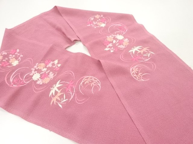 縮緬地　花模様刺繍半衿