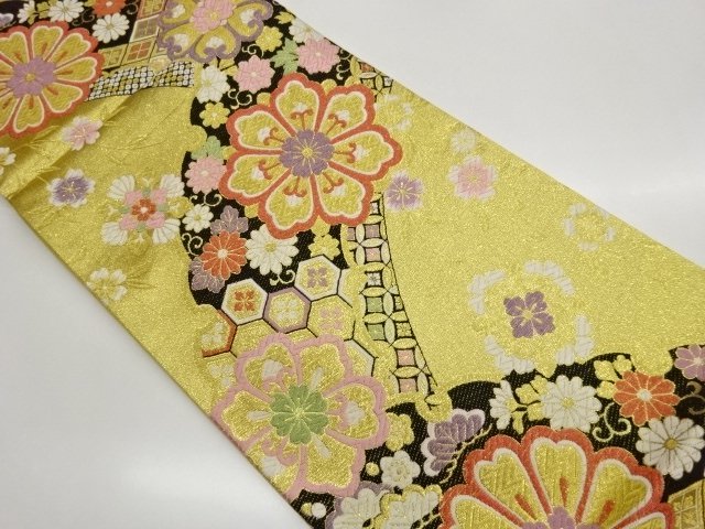 雪芝に花唐草・古典柄模様織り出し袋帯
