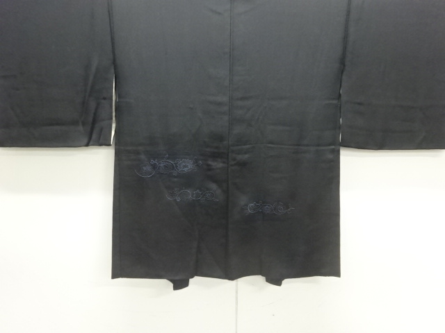 カットワーク　花唐草模様刺繍絵羽織