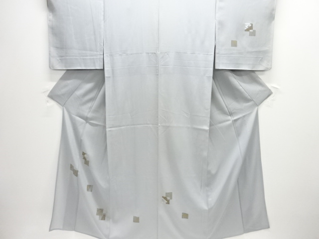 駒絽色紙に草花模様刺繍一つ紋訪問着