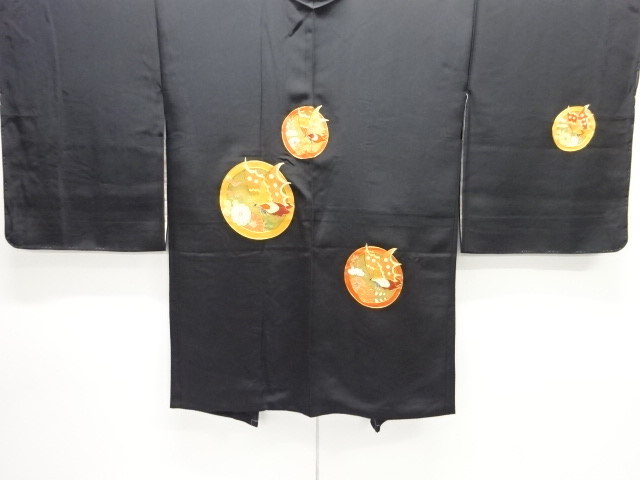 丸紋に花蝶模様刺繍絵羽織
