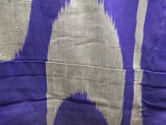 アンティーク　壺垂れ模様織出し銘仙単衣着物