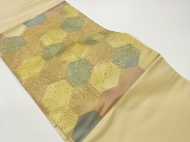 金駒刺繍亀甲に渦巻き模様名古屋帯