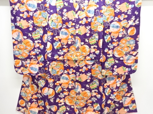 アンティーク　糸巻きに毬・花薬玉模様着物