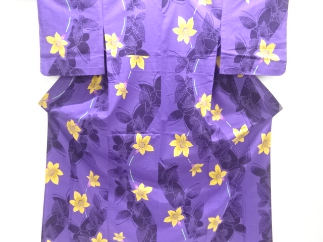 未使用品　蝶に花模様浴衣