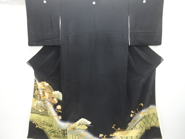 作家物　笠松に花模様刺繍留袖（比翼付き）