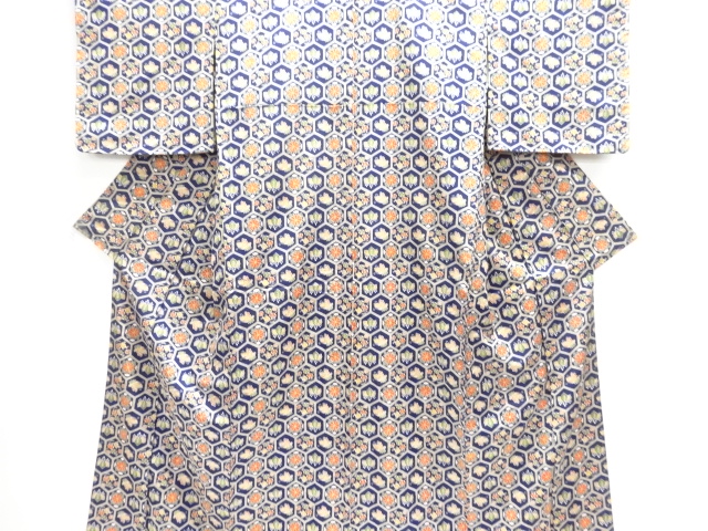 未使用品　亀甲に菊・桐模様小紋着物