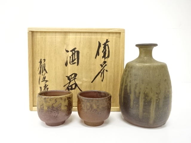 Bizen ware of a set of tokkuri by an artist