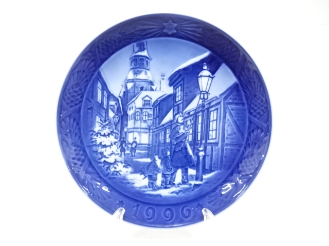 ROYAL COPENHAGEN　ロイヤルコペンハーゲン　街灯をともす頃　イヤープレート(1996年)　洋食器