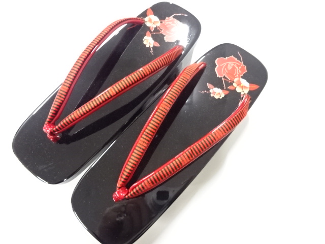 JAPANESE KIMONO / LACQUERED PAULOWNIA GETA (23CM)