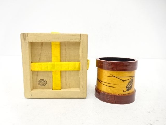 作家物　松葉　曲蓋置