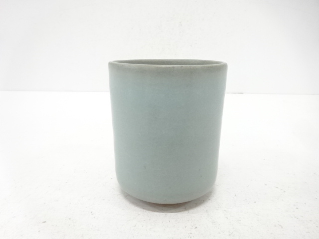 JAPANESE POTTERY / YUNOMI TEA CUP / ARTISAN WORK