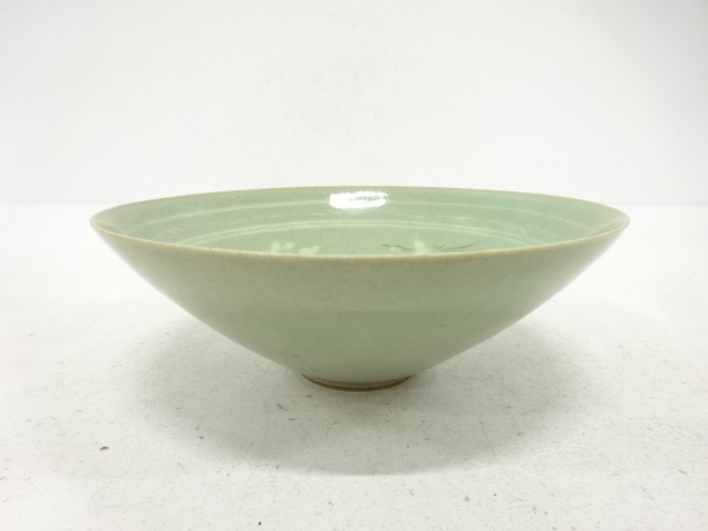 作家物　高麗青磁　雲鶴　茶碗(保護箱付)