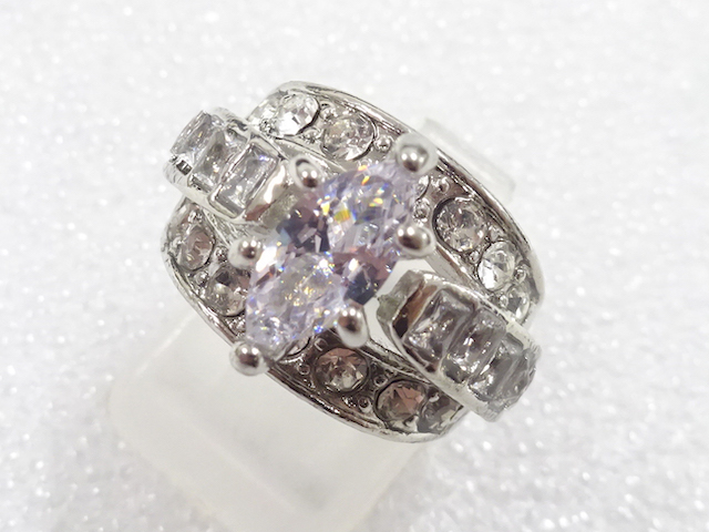 JAPANESE KIMONO / ANTIQUE CRYSTAL RING (SIZE 9)