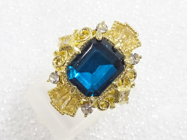 JAPANESE KIMONO / ANTIQUE COLORED STONE RING (SIZE 11.5)