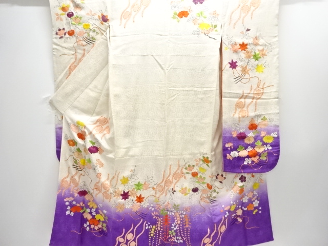 大正ロマン　菊牡丹模様刺繍振袖(比翼付き)