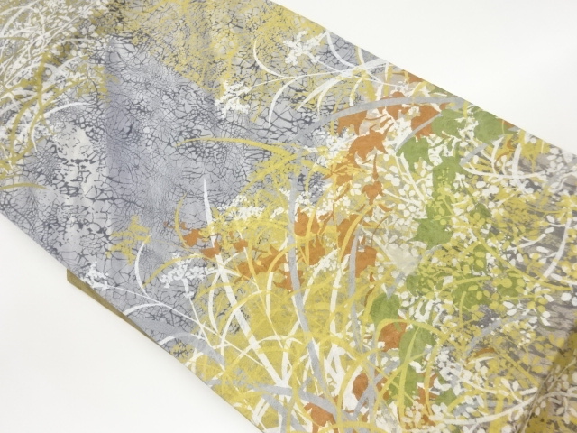 作家物　金彩草葉に抽象模様名古屋帯
