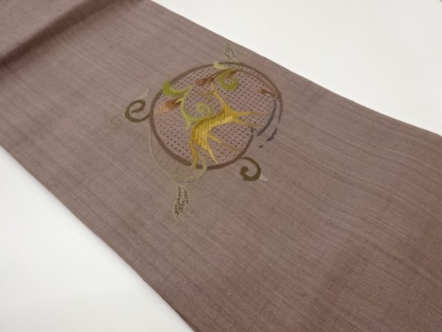 JAPANESE KIMONO / TSUMUGI SHANTOU EMBROIDERY ROUNDEL / ANIMAL / ARABES