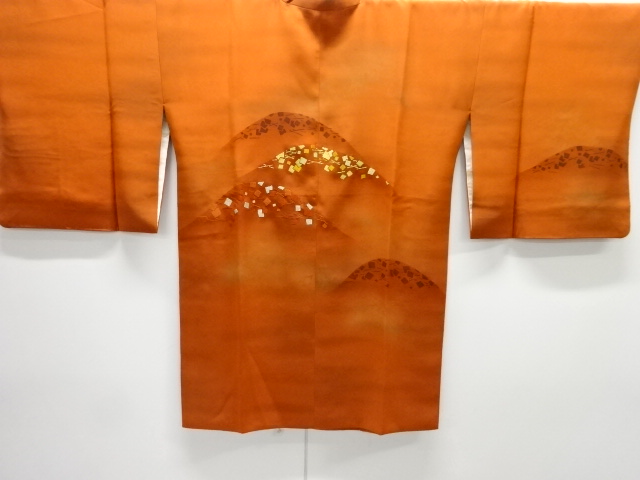 遠山に箔散らし模様刺繍絵羽道行コート